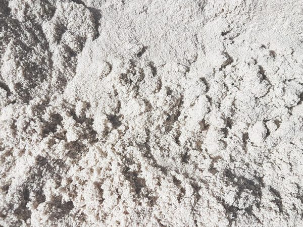 Using Decorative White Sand For High End Landscaping Projects